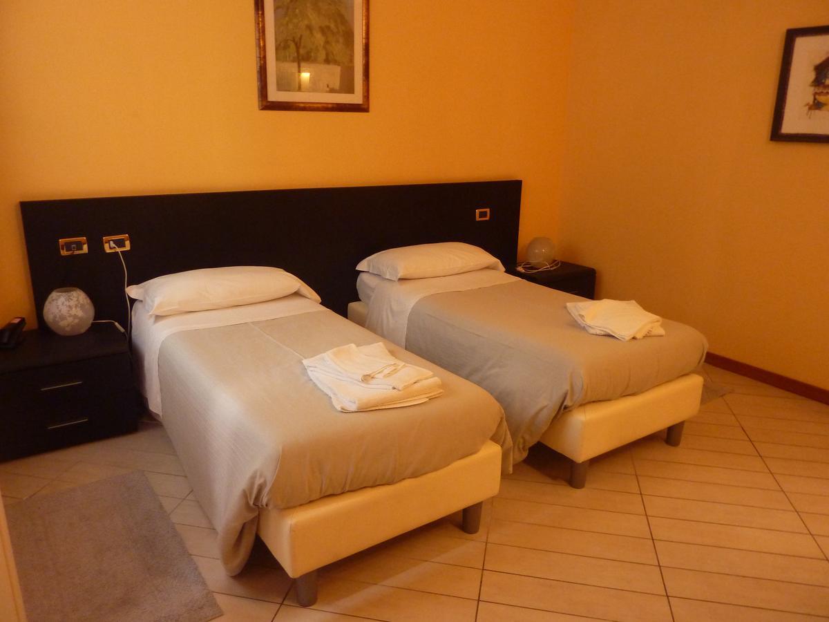 Hotel Padus Meuble Parma San Quirico Kültér fotó